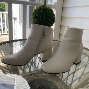 Trendy White ankle boots